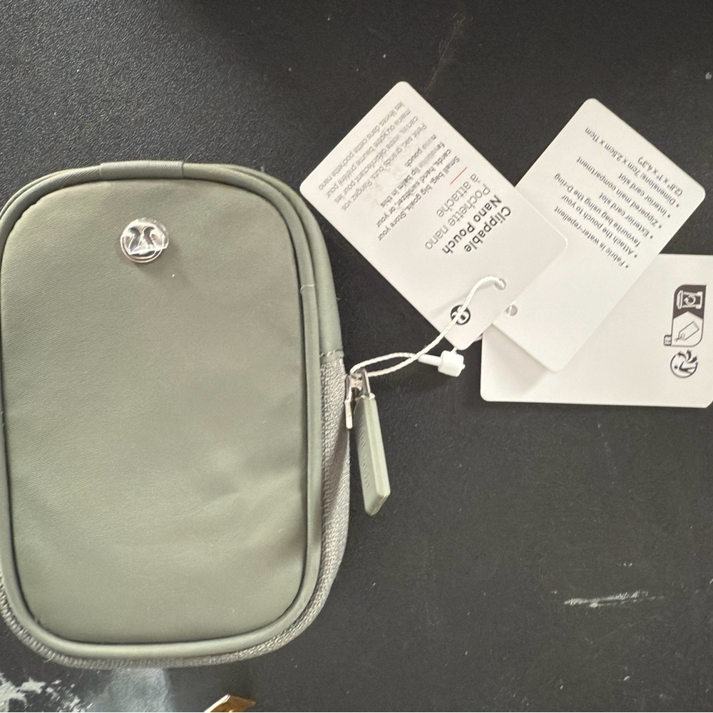 Lululemon Athletica Gray Key & Card Holder